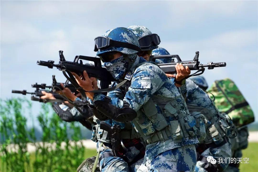 西班牙国家队训练开放日,今晚战术微调引观众欢呼,社区盾在即,资深球员宣示担当的简单介绍 西班牙国家队训练开放日,今晚战术微调引观众欢呼,社区盾在即,资深球员宣示担当的简单介绍