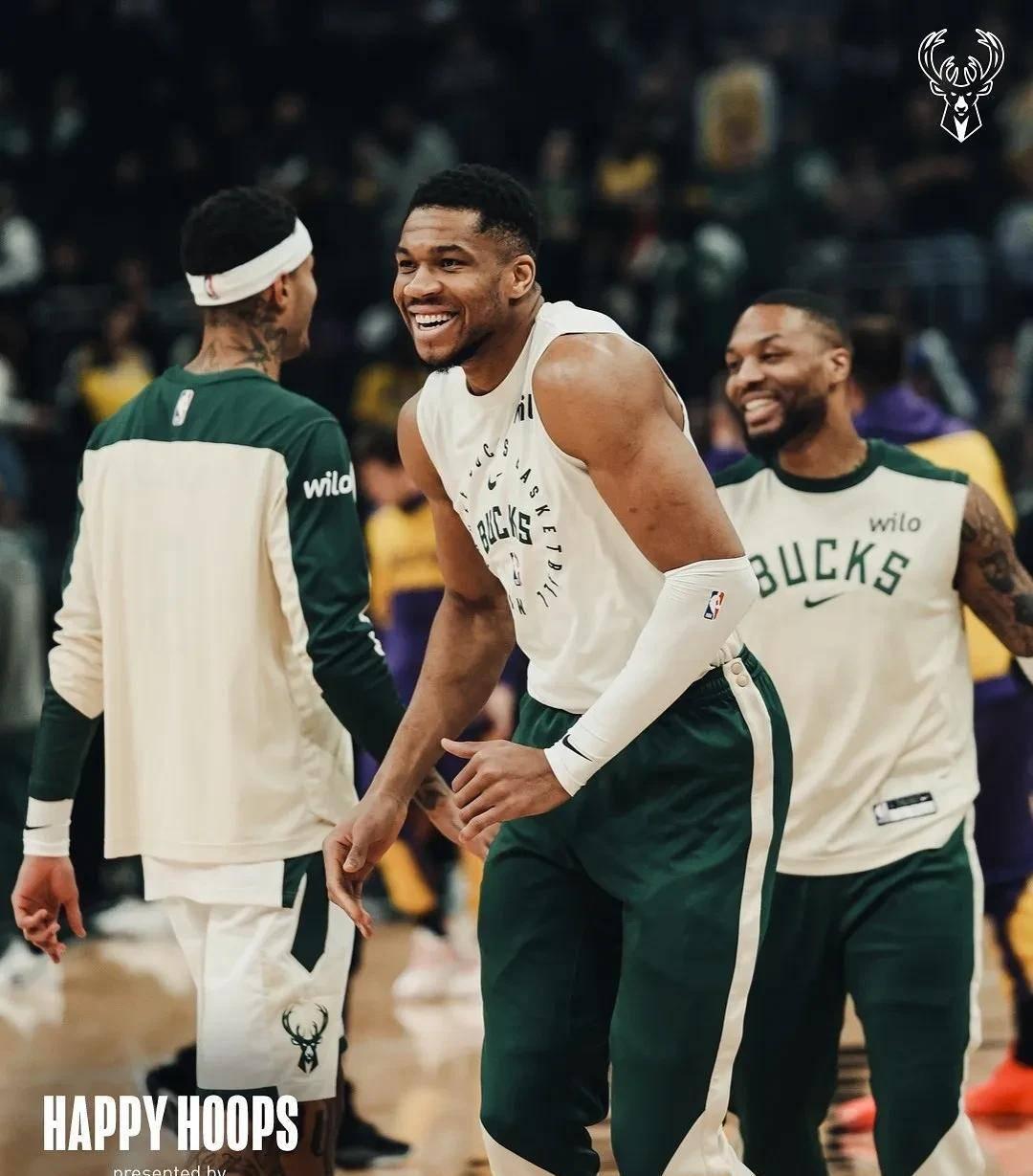 今晚密尔沃基雄鹿备战亚冠，临场应变细节曝光，赛场秩序良好，临场指挥获称赞的简单介绍